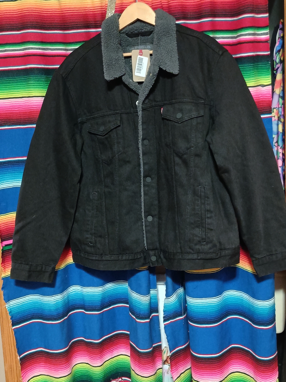 NWT Levi's Black Denim Jacket Lined With Gray Sherpa